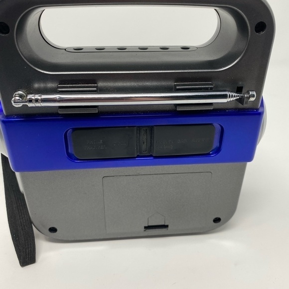 LL Bean ETON Radio Blue Power Crank SolarlinkFR370 - Picture 4 of 6